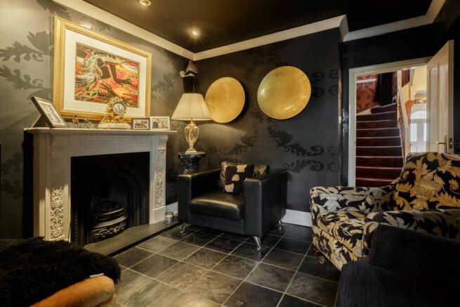 5 bed Detached for sale Image 10