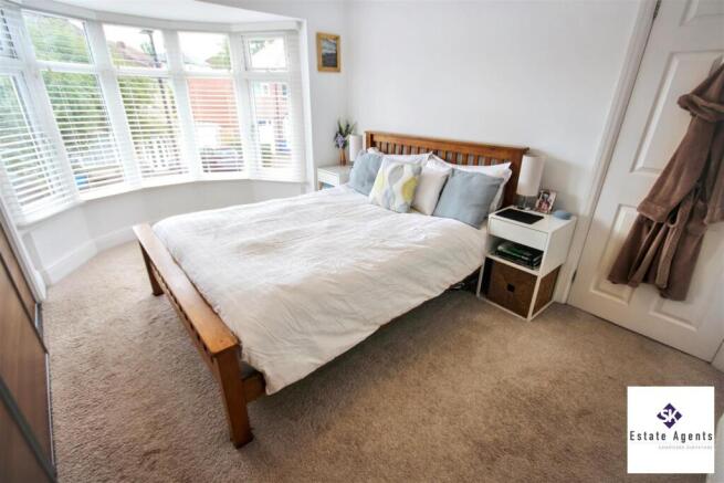 5 bed Detached for sale Image 12