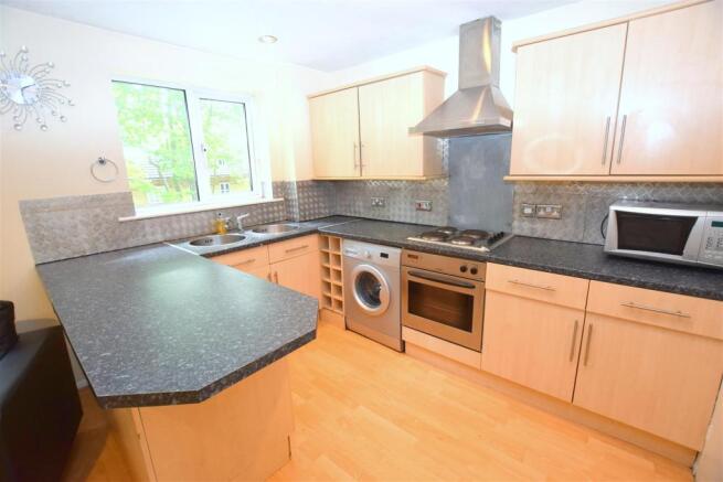 Kitchen/lounge (L-sh