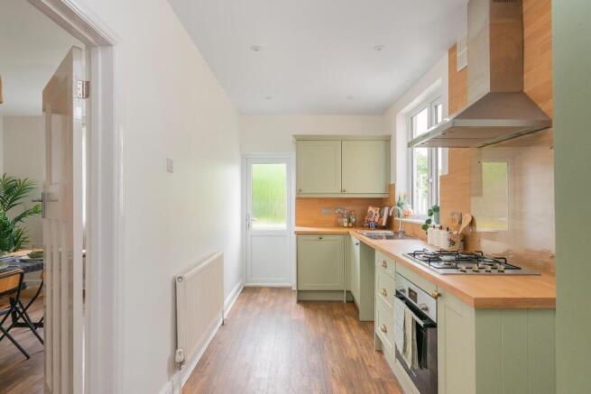 0G6WBN - Kitchen E.jpg