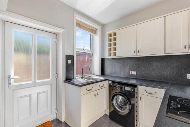2 bed Terraced for sale Image 4
