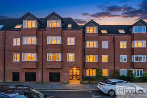 Uxbridge Road, Lutyens Lodge, HA5