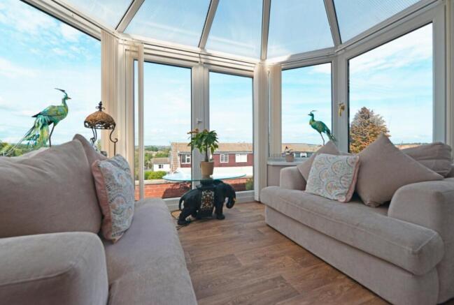 4 bed Semi-Detached for sale Image 5