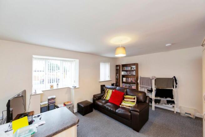 2 bed Flat for sale Image 5
