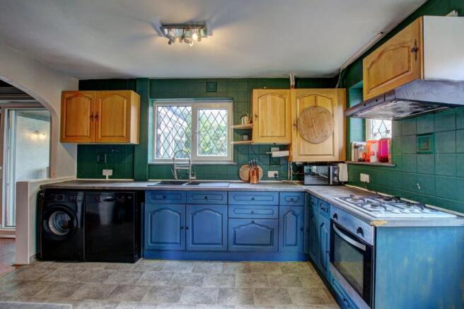 3 bed Semi-Detached for sale Image 4