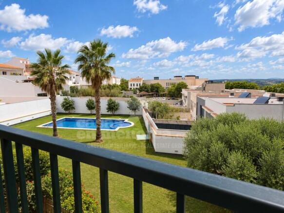 First floor with terrace and pool in Mahón