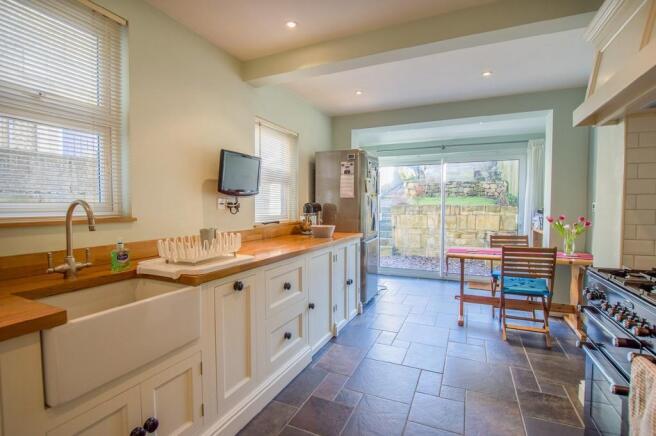 Kitchen/Breakfast...
