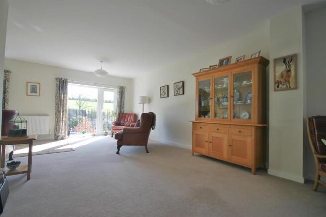 Lounge1.JPG