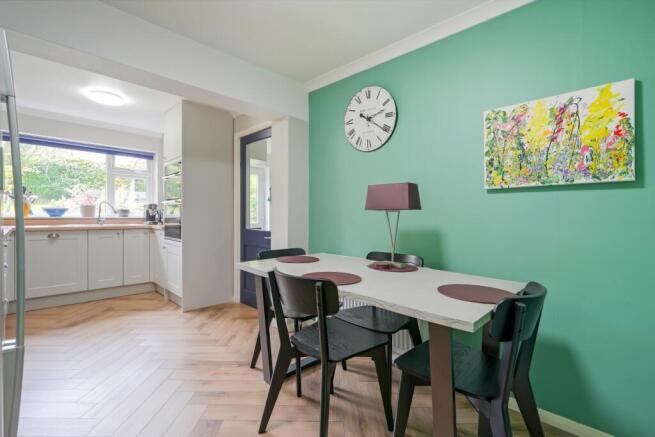 4 bed Semi-Detached for sale Image 12