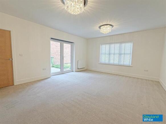 5 bed Detached for sale Image 6