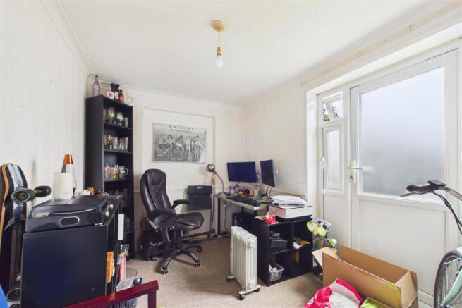 CAM01894G0-PR0305-STILL006.jpg