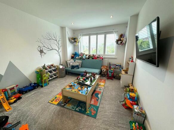 Bedroom 1.jpg