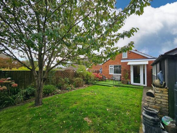 2 bed Detached Bungalow for sale Image 6