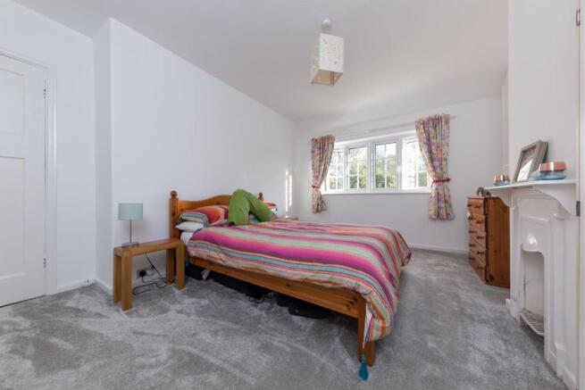 7 Rowan Crescent-10.jpg