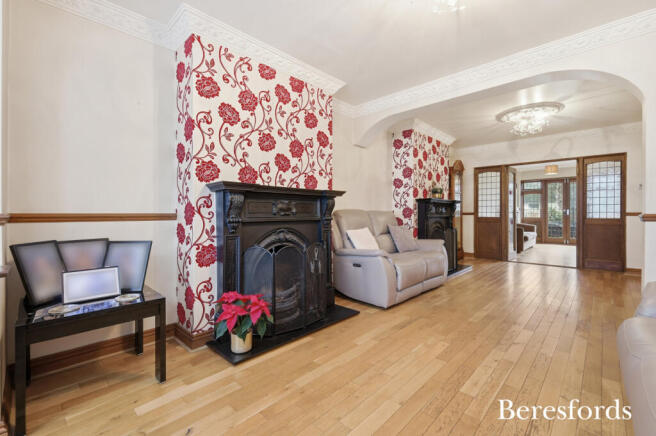 Carlton Road, Gidea Park, RM2 photo 4