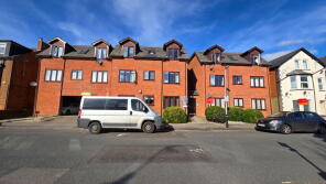 12, Lincoln Court, Craven Road, Newbury RG14 5NZ