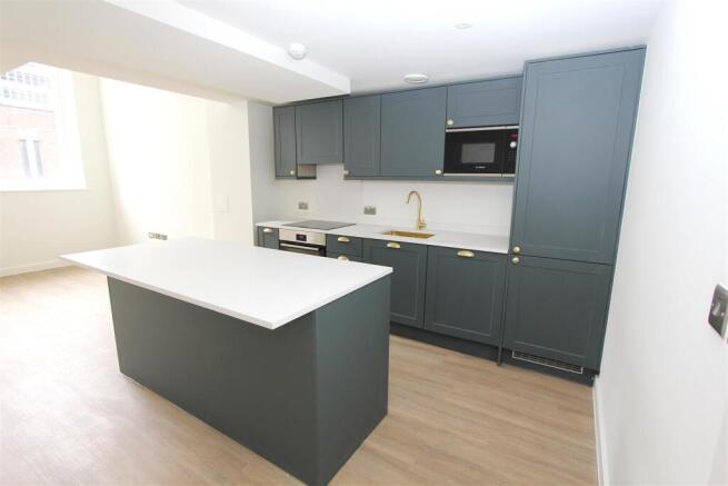 2 bed Apartment to rent Image 4