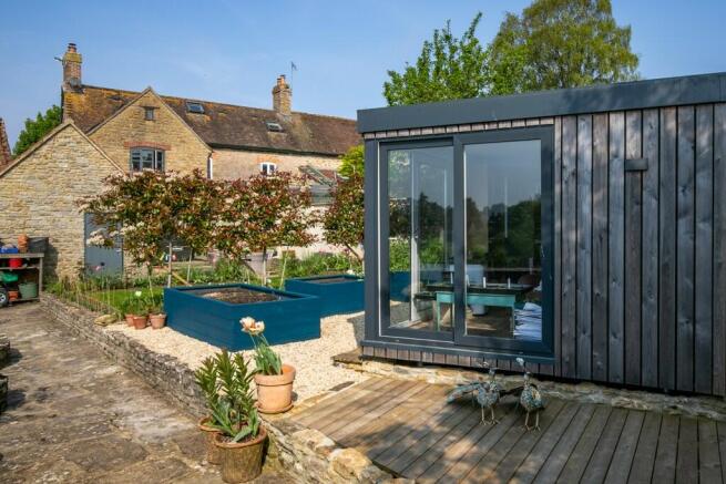 Garden room