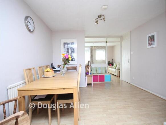 Kitchen / Living Area