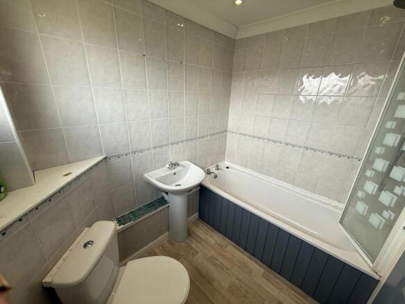 3 bed Terraced to rent Image 3