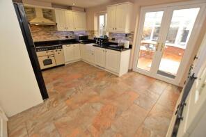 24, Broadfield Way, Leicester LE8 5XR