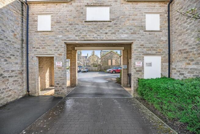 2 bed Apartment for sale Image 10