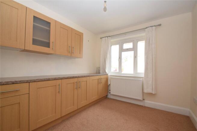 2 bed Apartment to rent Image 5
