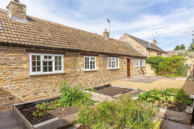 4 Manor Farm, Apethorpe, PE8 5DP-5.jpg