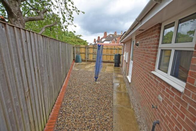 4 bed Detached to rent Image 11