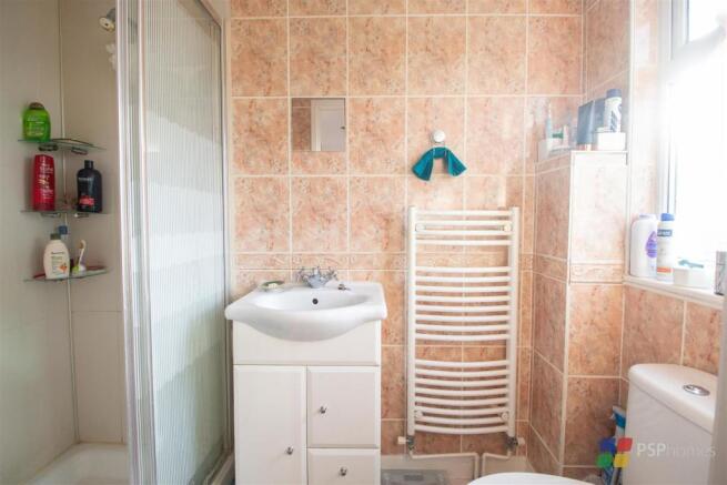Bed 1 ensuite