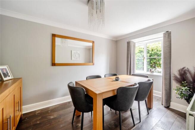 5 bed Detached for sale Image 6