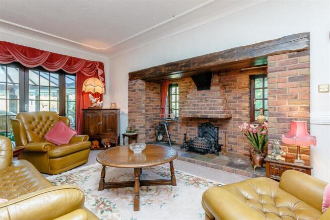 8364211-interior18.jpg