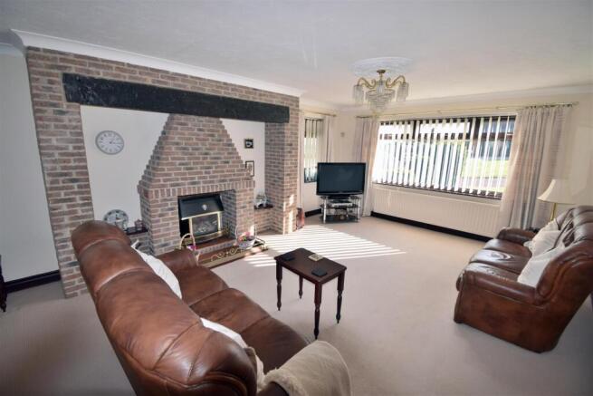 Lounge / Dining Room