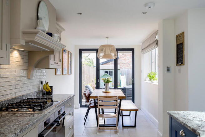 4 bed Terraced for sale Image 7