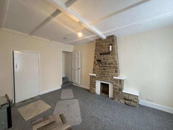 2 bed Terraced to rent Image 4