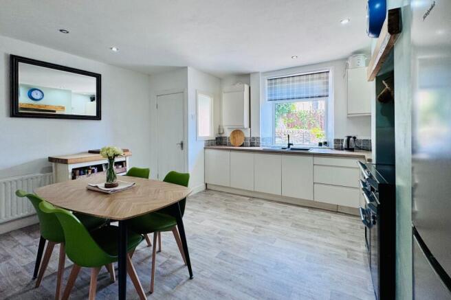 Moorfield Terrace, Hollingworth, SK14 photo 4