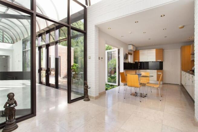 17 Langton Way, B...