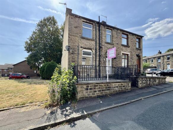2 bed Semi-Detached for sale in huddersfield