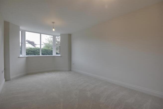 4 bed Detached for sale Image 6