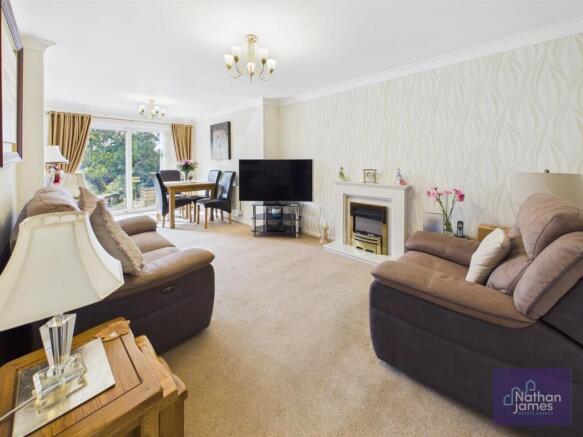 Lounge / Dining Room