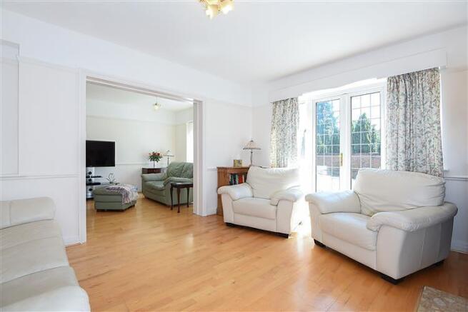 sitting/family room 