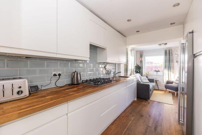 24 Wester Broom Avenue, Edinburgh, EH12 7RB photo 4