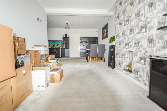 'L' Shaped Through Lounge Dining Room