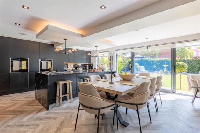 Kitchen/Dining Room/Snug