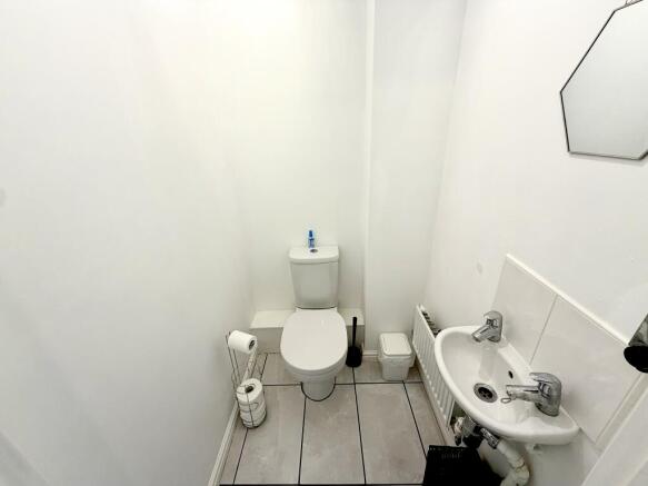 3 bed Semi-Detached for sale Image 6