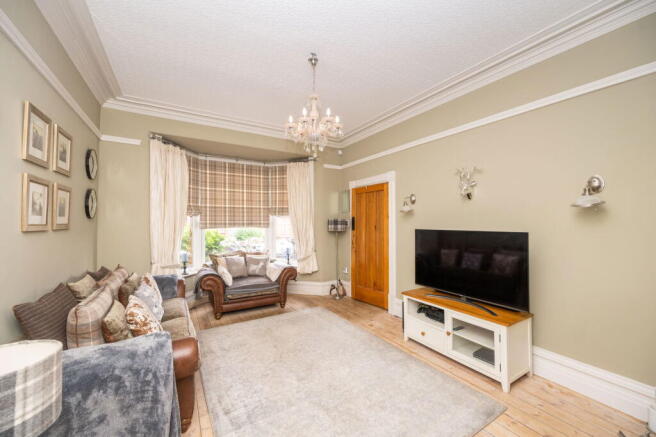 5 bed Detached for sale Image 10