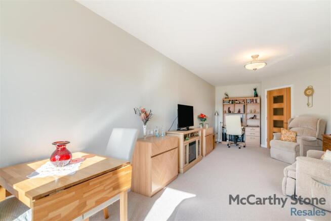 8642998-interior13.jpg
