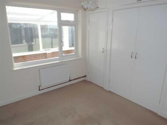 BEDROOM 1: