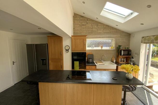 kitchen/dining room 
