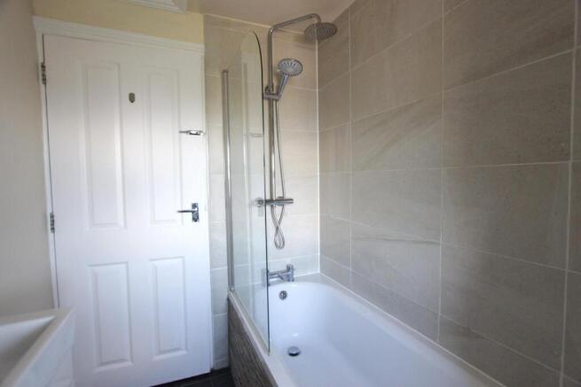 3 bed House to rent Image 7